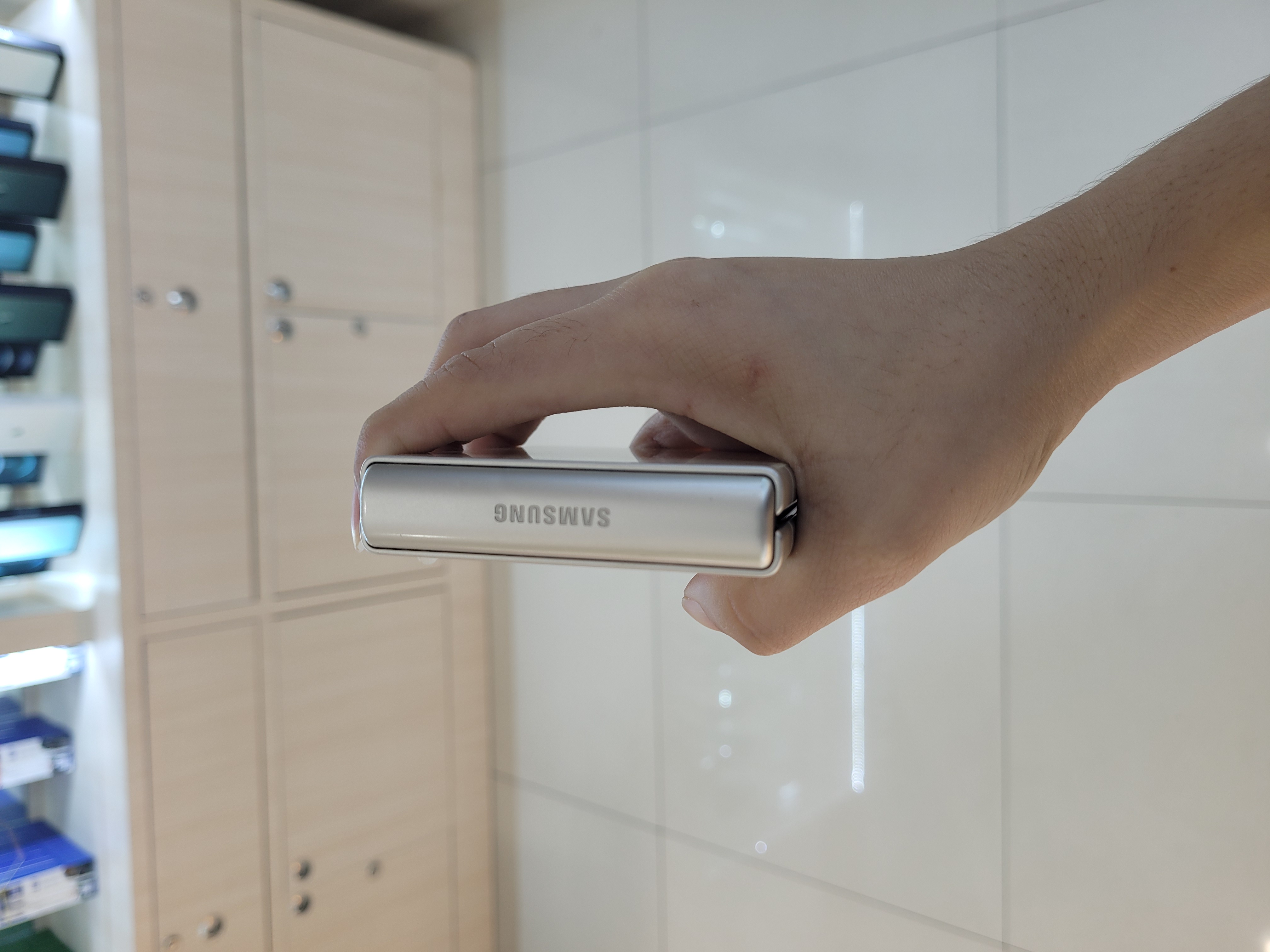 Galaxy z flip3 5G 8/256 สีCream