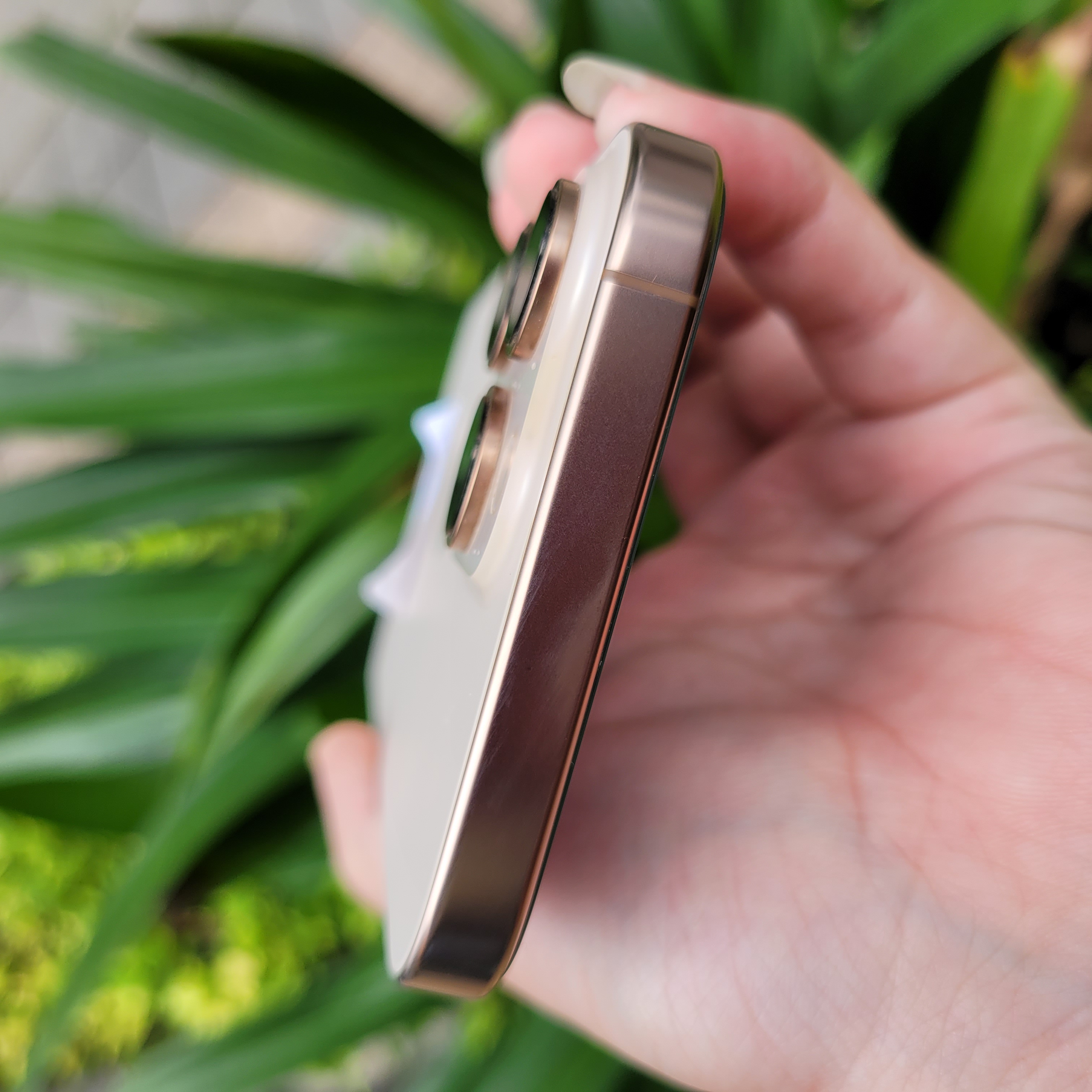 iPhone 16 Pro Max 256GB ( GLOD )